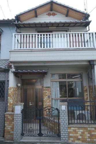 Entire-family 3 bedroom house close to Tenoji