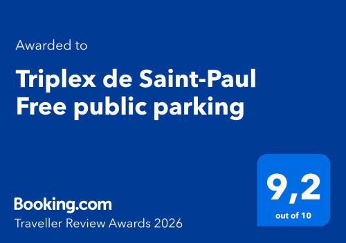a blue sign with the words sqor de saint paul free public parking at Triplex de Saint-Paul Free public parking in Saint Paul de Vence