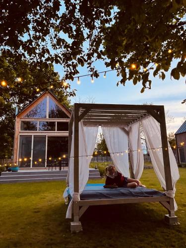 Zielony domek nad jeziorem Mazurskie klimaty