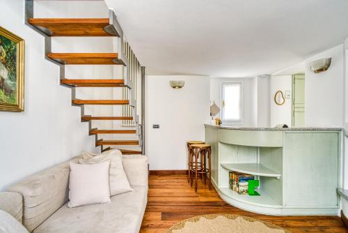 Casa Naviglio - Elegant Two-floors Apartment With Canal View