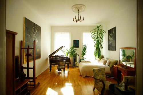 Fotografia z galérie ubytovania Andrassy Art Apartment - Central, Beautiful & Unique v Budapešti