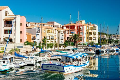 Studio vue port et mer Cap d'Agde île des Pêcheurs