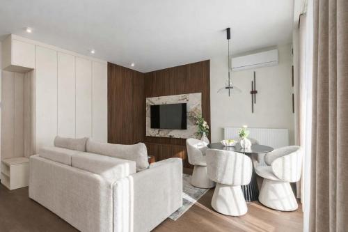Chmielna Duo Luxury Apartments with Parking & Balcony, Warsaw City Centre by Renters Prestige