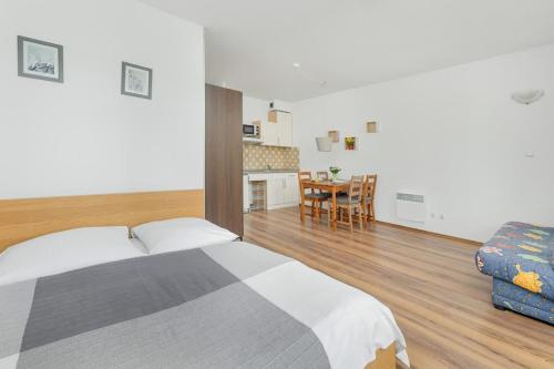Studio Morskie Oko Obok Plaży SeaView by Noclegi Renters