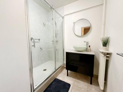Charming Parisian Apartment in the Heart of the 20th Arrondissement