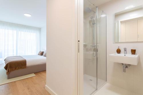 Afurada Riverfront 2BR by LovelyStay