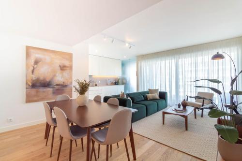 Afurada Riverfront 2BR by LovelyStay