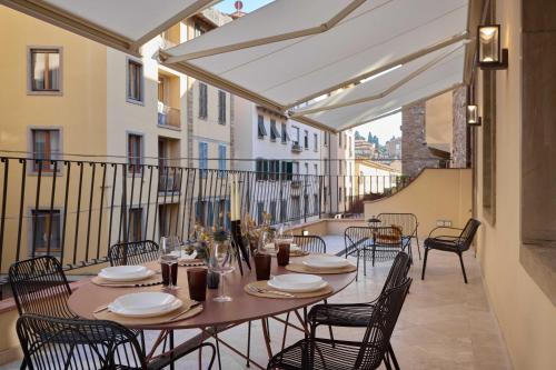 Por Santa Maria terrace