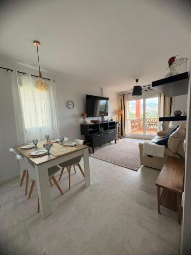 Sea Golf & Mountain View Apartment & Parking