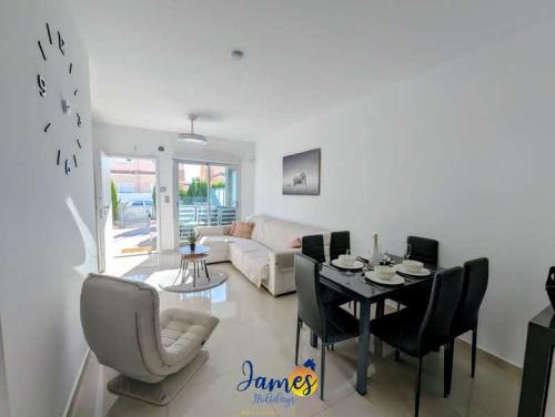 Punta Prima Family Apartment with Pool PP33