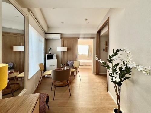 Luxury 2 bedroom suite in Shinjuku, Center Tokyo, Meoa super luxury Dyson & POLA 3 min to Waseda station, Max 4