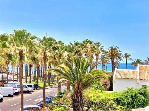 Apartment close to the sea