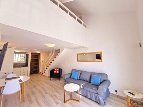 Apartment close to the sea