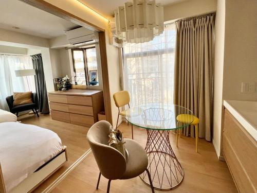 Super Lux new 2 bedroom Suite Mboa Center Tokyo Max 6