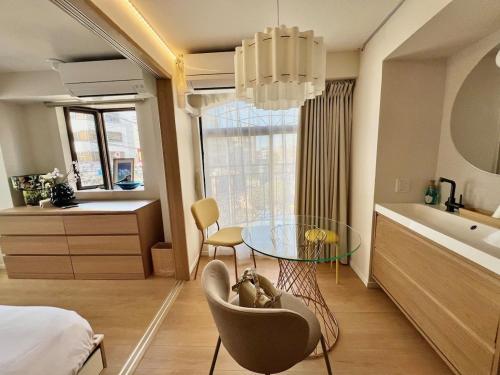 Super Lux new 2 bedroom Suite Mboa Center Tokyo Max 6