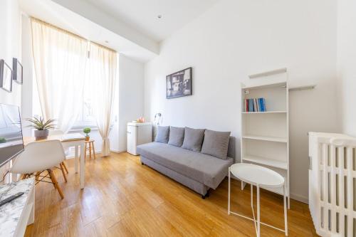 City Stay Bright and elegant apartment with WiFi