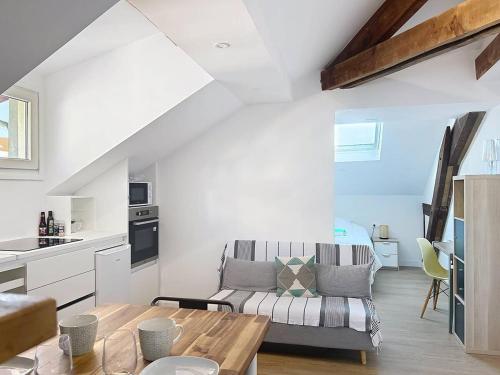 Petit Cocon sous les toits au centre de Biarritz