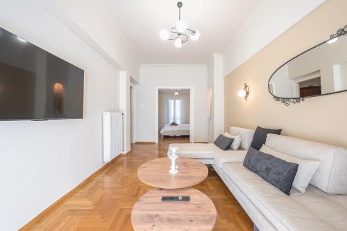 Athena House Elegant Stay For Families By Greece Apartments