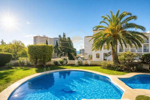 CYV - Simple living near beach with pool.