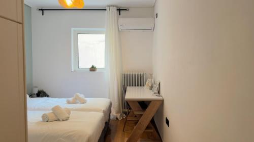 The Stylish Central 2BR Residence for 5
