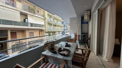 The Stylish Central 2BR Residence for 5