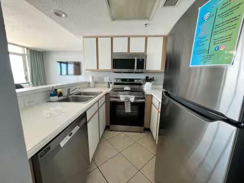 Oceanfront 2BR King Suite Atlantica Resort photo 37