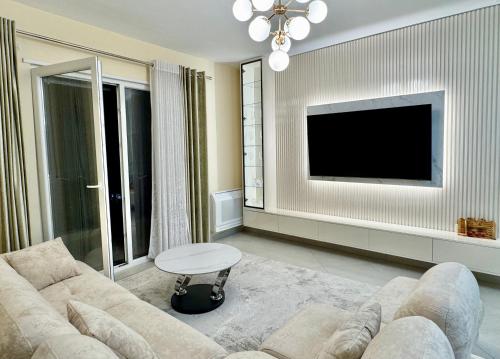 Fotografija v galeriji nastanitve Mason Apartment v mestu Kamëz