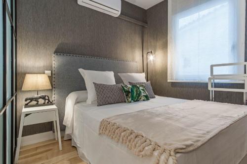 Cozy Minimal Apartment in Lively La Latina