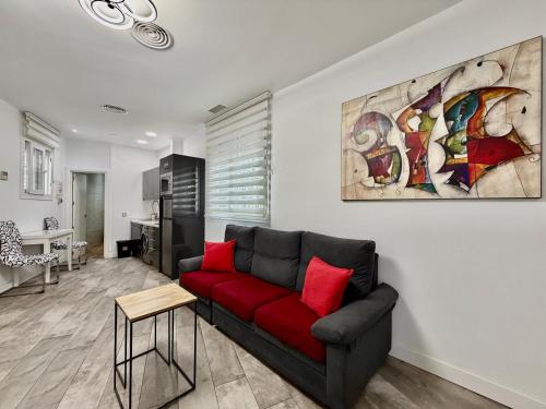 A8 - Family 2-Bedroom with Free Private Parking - 100 m from La Carihuela Beach