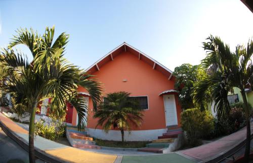 El edificio en el que está el complejo de cabañas