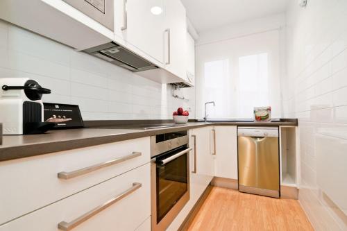 Stylish Flat Steps from Retiro