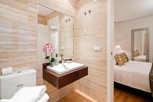 Stylish Flat Steps from Retiro