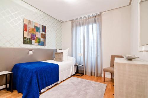 Stylish Flat Steps from Retiro