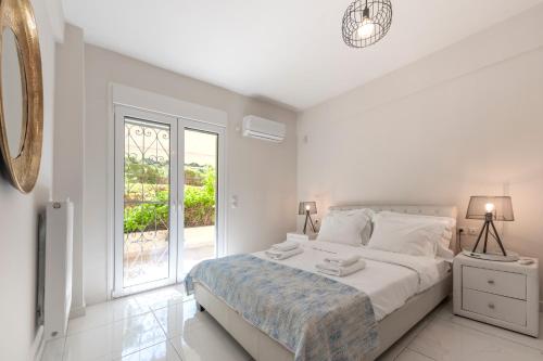 2b apartment beyond a house Glyfada center