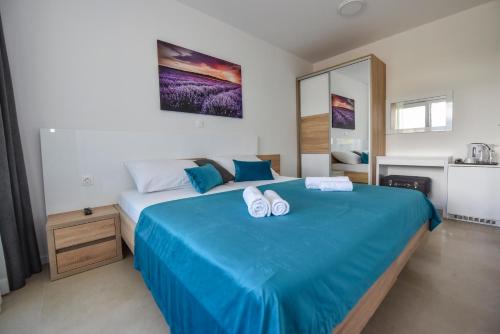 Pool Apartments & Rooms Mare