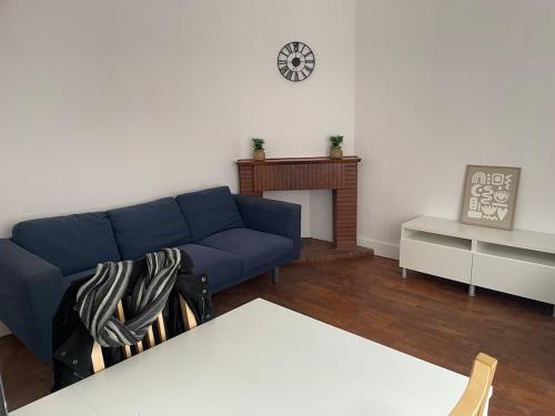 Appartement Meublé - cour privative - rangement vélo