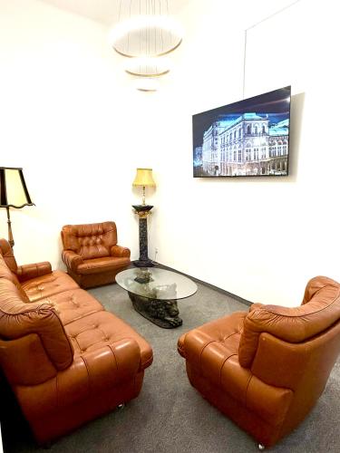 Central Opera Apartment 140 m2