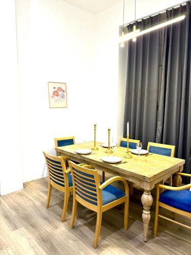 Central Opera Apartment 140 m2