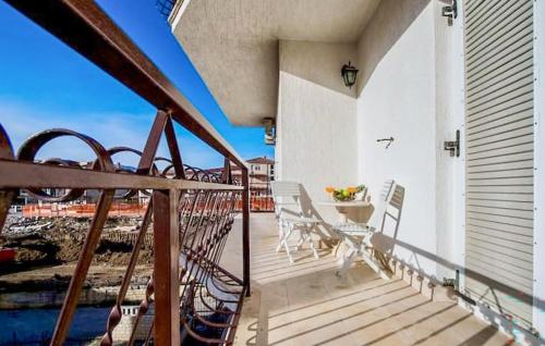 1 Bedroom Stunning Apartment In Podstrana