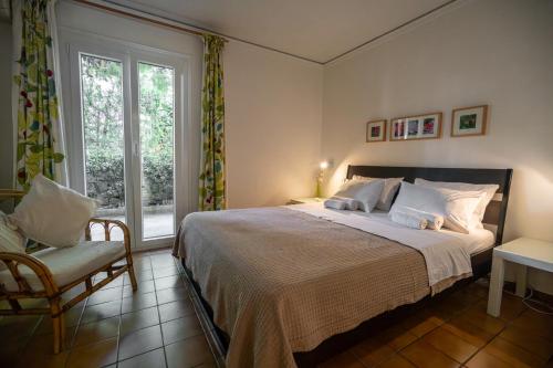 Comfortable garden Apt near Vouliagmeni beach