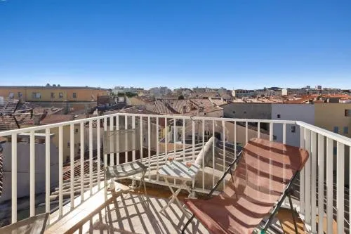 The Picasso - City centre - Duplex - Rooftop - AC - Stairs photo 1