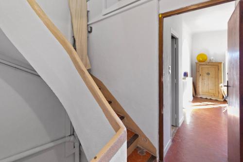 The Picasso - City centre - Duplex - Rooftop - AC - Stairs photo 9