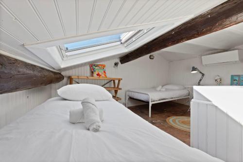 The Picasso - City centre - Duplex - Rooftop - AC - Stairs photo 26