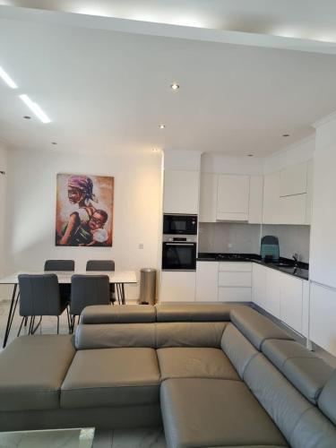 Modern Apartment in Praia