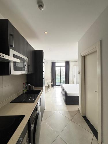 Studio in the Heart of the City, Embassy Gardens