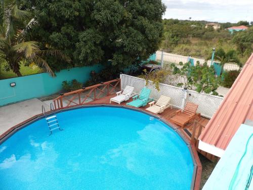 Piscina a LAKE VIEW CONDO o a prop