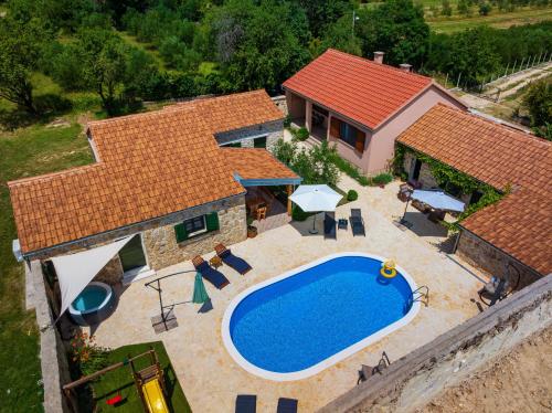 Family friendly house with a swimming pool Benkovac, Zagora - 25209