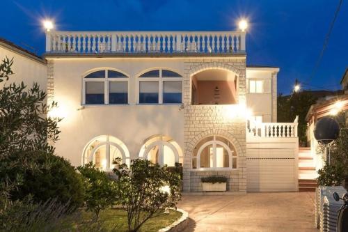Apartments by the sea Okrug Gornji - Ciovo - 25222