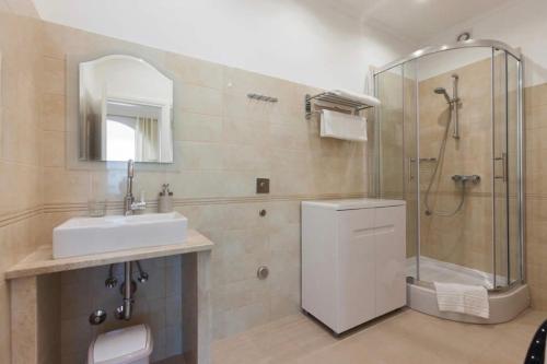 Apartments by the sea Okrug Gornji, Ciovo - 25222