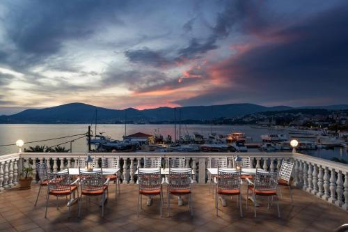 Apartments by the sea Okrug Gornji, Ciovo - 25222